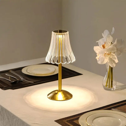 USB CHARGE TABLE LAMP - GOLD / CLEAR